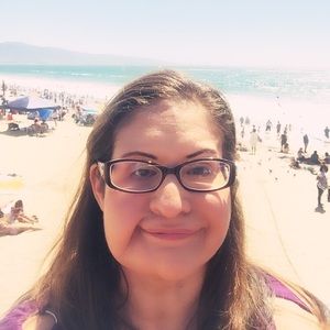 Meet your Posher, Roxanne